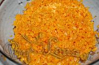 Оладьи с тыквой и вяленой ягодой - Шаг 1