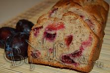 Кекс со сливами и корицей