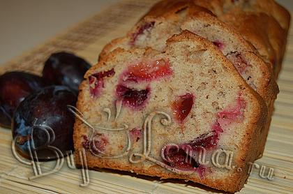 Кекс со сливами и корицей
